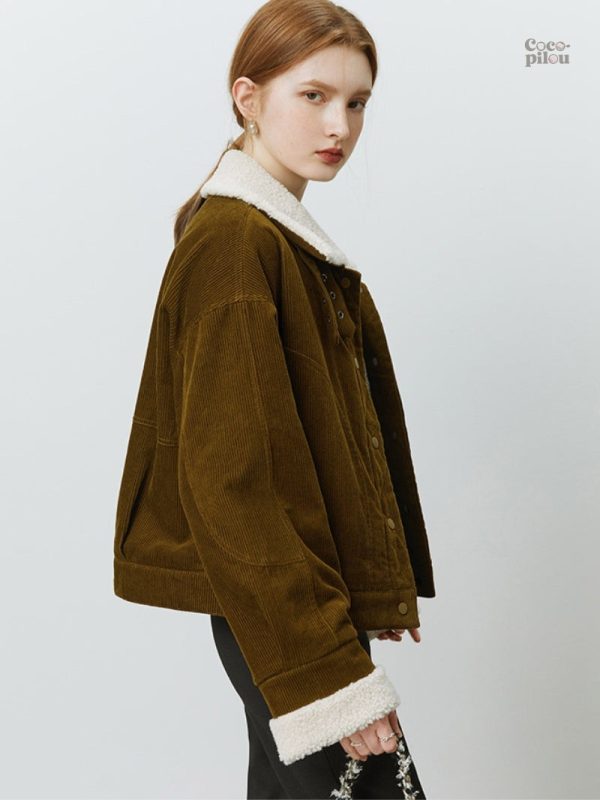 Veste femme col mouton, idéale pour l'hiver