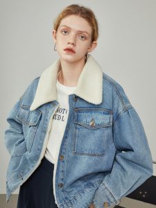 Veste denim molletonnée idéale pour les journées fraîches